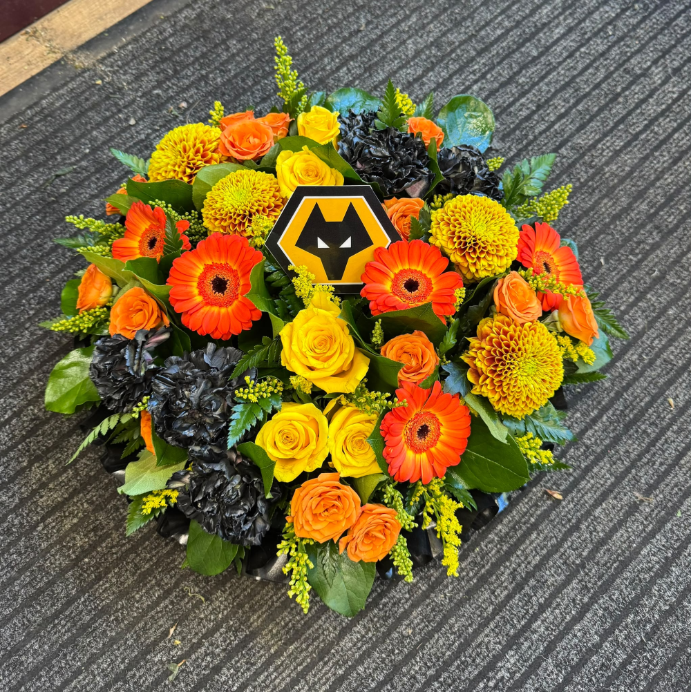 Wolves Posy Tribute Product Image